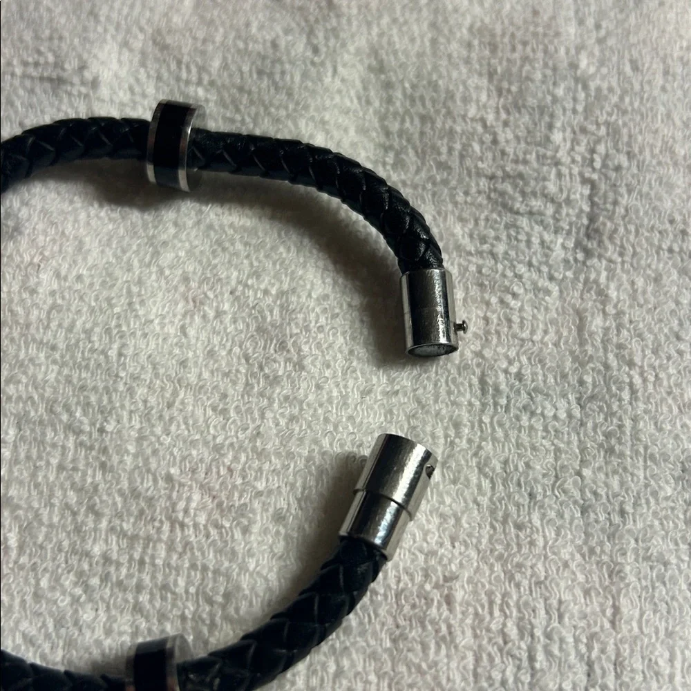 N/A stylish black